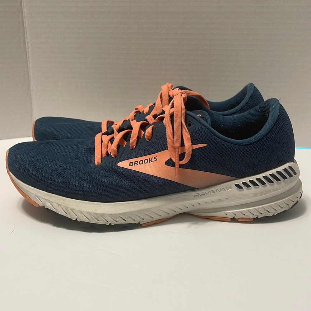 Brooks Ravenna 11 Women’s Size 9 Blue Running Athletic Lace Up Sneakers